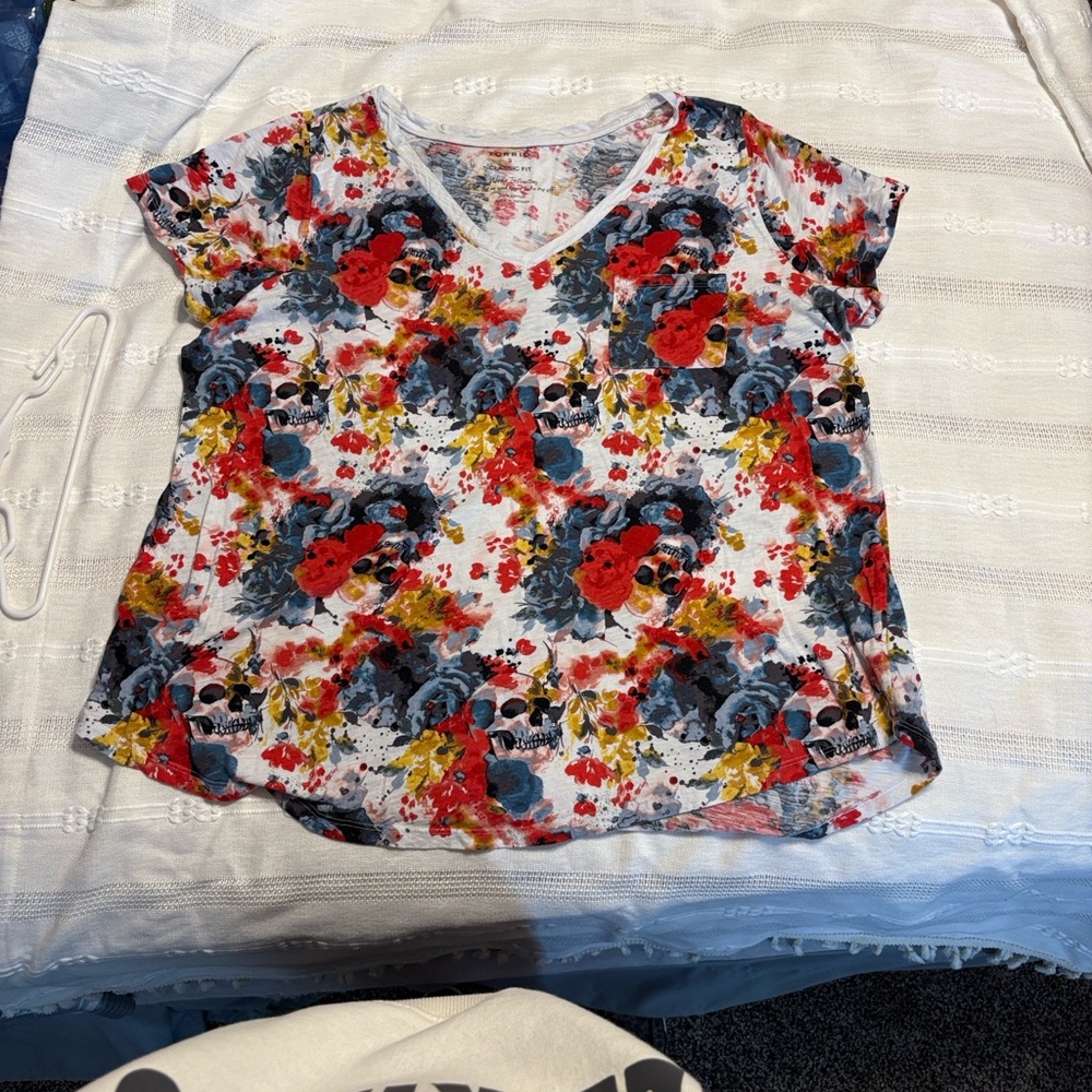 Torrid Multicolor Floral Skull V-Neck Tee